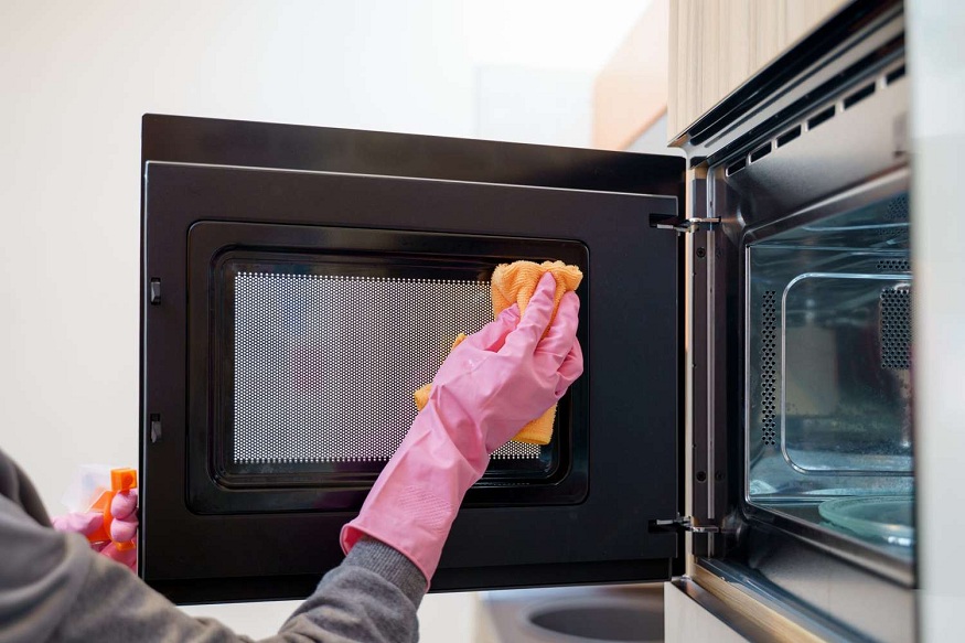 clean your microwave oven effectively